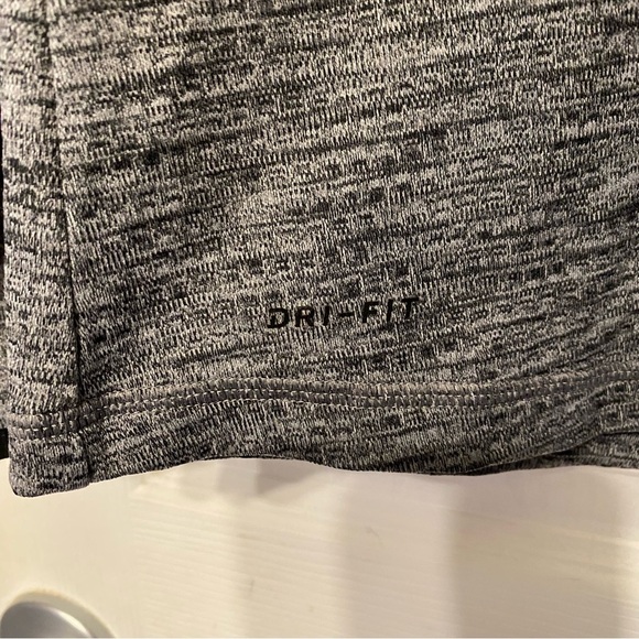 Nike Golf Men's Black and Gray 1/4 Zip-Up Sweater Dri - Fit - Picture 5 of 14